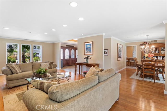 22666 Margarita Drive, Woodland Hills CA: https://media.crmls.org/medias/243169a5-0b5c-4116-8649-e67692fe5a5f.jpg