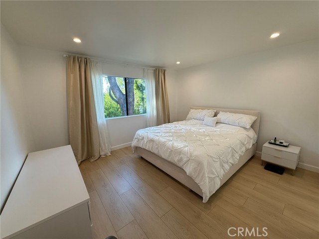 Detail Gallery Image 27 of 27 For 22139 Burbank, Woodland Hills,  CA 91367 - 2 Beds | 2 Baths