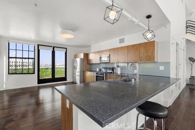 Detail Gallery Image 8 of 52 For 746 S Los Angeles St #1201,  Los Angeles,  CA 90014 - 2 Beds | 3 Baths