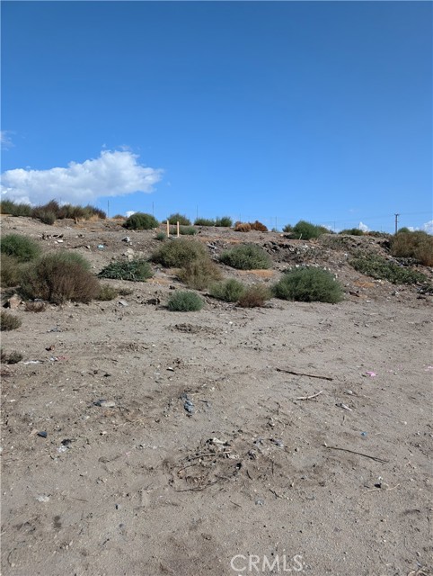 0 Hillcrest, Colton CA: https://media.crmls.org/medias/24324773-91d4-419a-9681-ff2be799512a.jpg