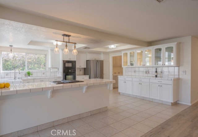 Detail Gallery Image 4 of 14 For 30539 Seahorse Cir, Canyon Lake,  CA 92587 - 3 Beds | 3 Baths