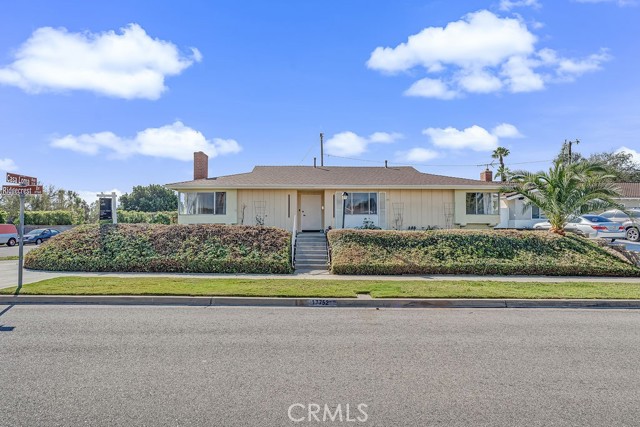 Detail Gallery Image 4 of 33 For 17752 Ridgecrest, Yorba Linda,  CA 92886 - 3 Beds | 2 Baths