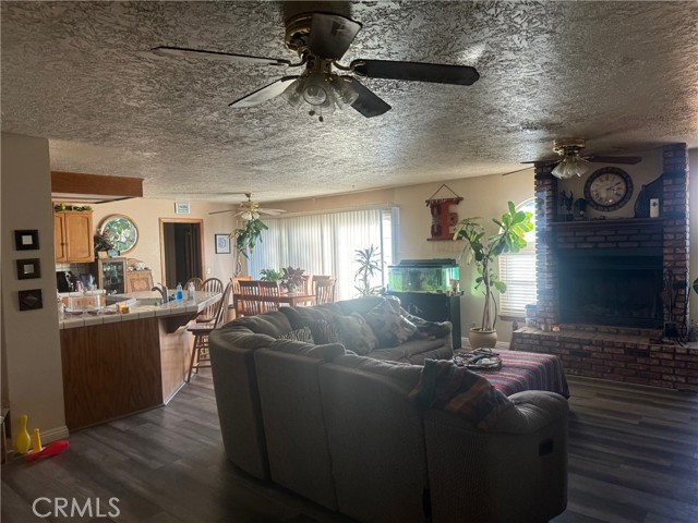 Detail Gallery Image 7 of 18 For 8898 Guava Ave, Hesperia,  CA 92345 - 4 Beds | 2/1 Baths