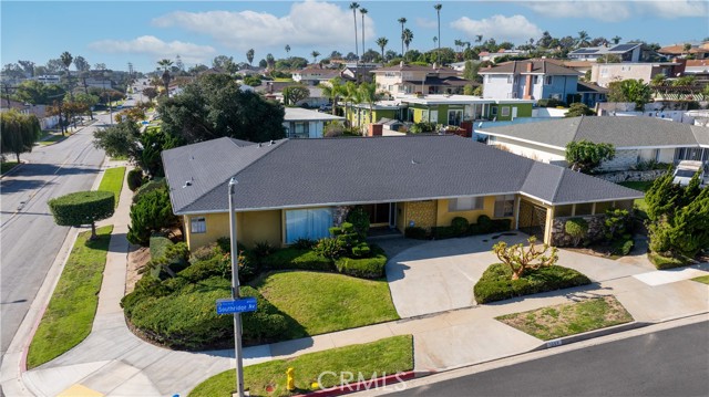 Detail Gallery Image 4 of 46 For 4955 Southridge Ave, View Park,  CA 90043 - 4 Beds | 4/1 Baths