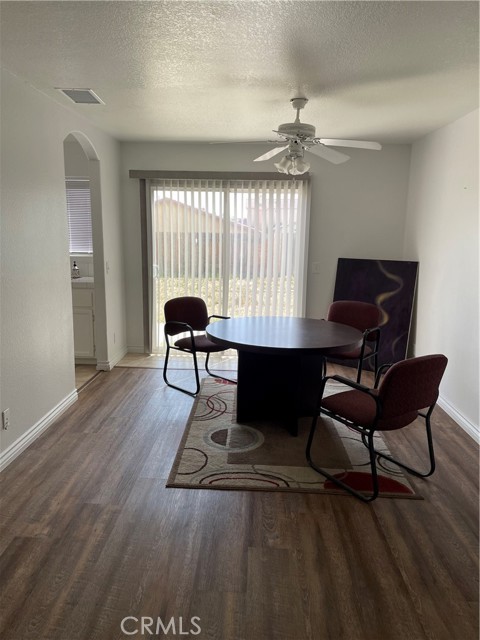 Detail Gallery Image 6 of 6 For 12683 1st Ave, Victorville,  CA 92395 - 4 Beds | 2/1 Baths