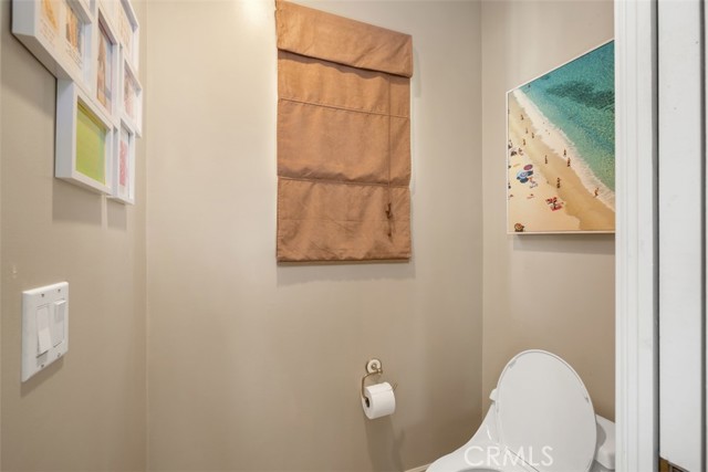 Detail Gallery Image 8 of 16 For 505 1/2 Marigold Ave, Corona Del Mar,  CA 92625 - 2 Beds | 2/1 Baths