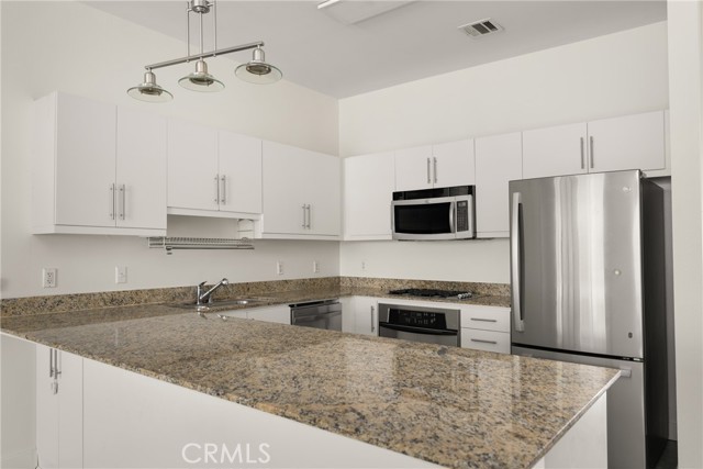 435 W Center Street Promenade, Anaheim CA: https://media.crmls.org/medias/243501ae-7f37-4901-9bc2-bb8482f91469.jpg