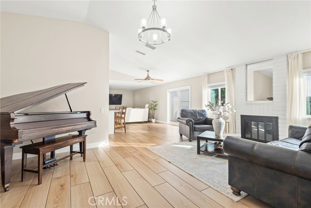 Detail Gallery Image 8 of 33 For 7590 Kemspter, Fontana,  CA 92336 - 4 Beds | 2 Baths