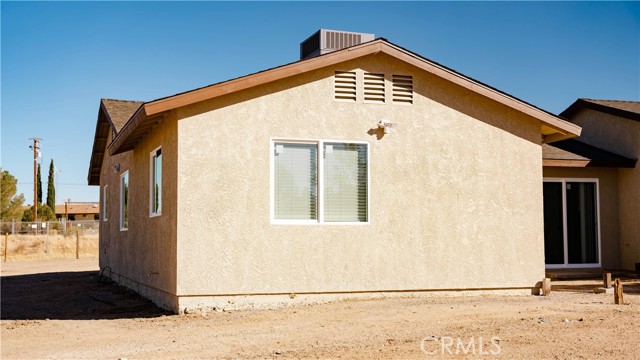 Detail Gallery Image 5 of 15 For 23560 Tussing Ranch Rd, Apple Valley,  CA 92308 - 3 Beds | 2 Baths