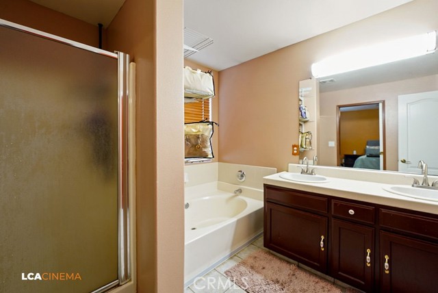 Detail Gallery Image 14 of 21 For 2209 Ruffino Ct., Delano,  CA 93215 - 4 Beds | 3 Baths