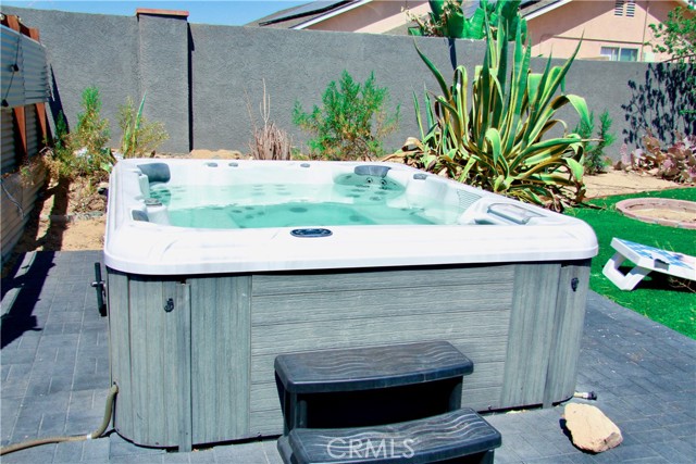 7112 Mecca Road, Joshua Tree CA: https://media.crmls.org/medias/24362fe6-df2a-46cf-9b56-005ed1b91a8f.jpg