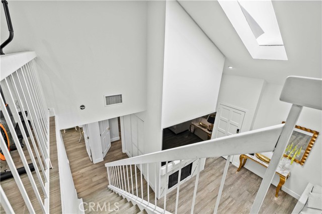 456 E San Jose Avenue, Burbank CA: https://media.crmls.org/medias/2436708d-a12e-4b6e-af8f-940864714f73.jpg