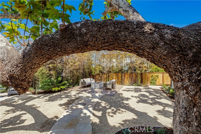 Detail Gallery Image 13 of 46 For 1759 Glenneyre St, Laguna Beach,  CA 92651 - 5 Beds | 5/1 Baths