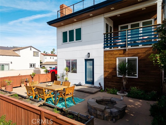 Detail Gallery Image 3 of 44 For 3124 Ocean Dr, Oxnard,  CA 93035 - 3 Beds | 2/1 Baths