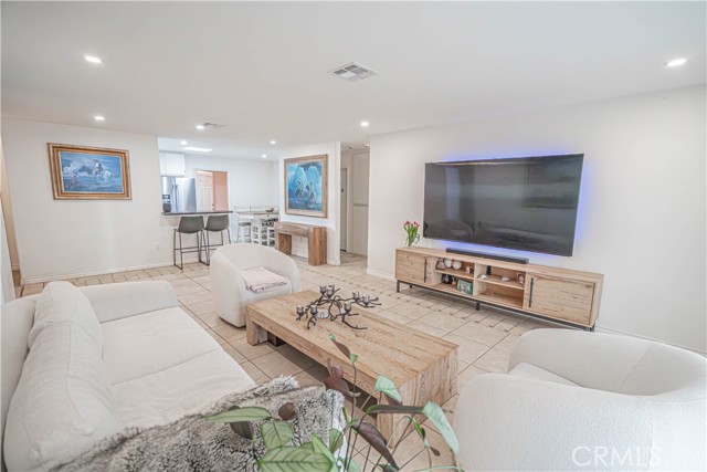 Detail Gallery Image 18 of 42 For 15543 Dearborn, North Hills,  CA 91343 - 4 Beds | 2 Baths