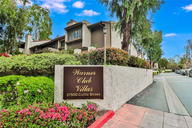 Detail Gallery Image 1 of 31 For 21500 Califa St #135,  Woodland Hills,  CA 91367 - 2 Beds | 2 Baths