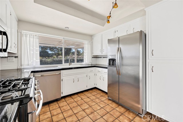 Detail Gallery Image 14 of 40 For 2125 Silver Oak, Hemet,  CA 92545 - 2 Beds | 2 Baths