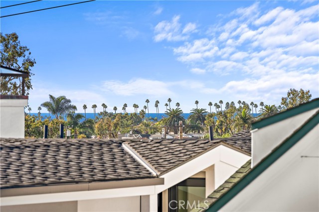 Detail Gallery Image 13 of 28 For 3731 4th Ave, Corona Del Mar,  CA 92625 - 3 Beds | 2/1 Baths