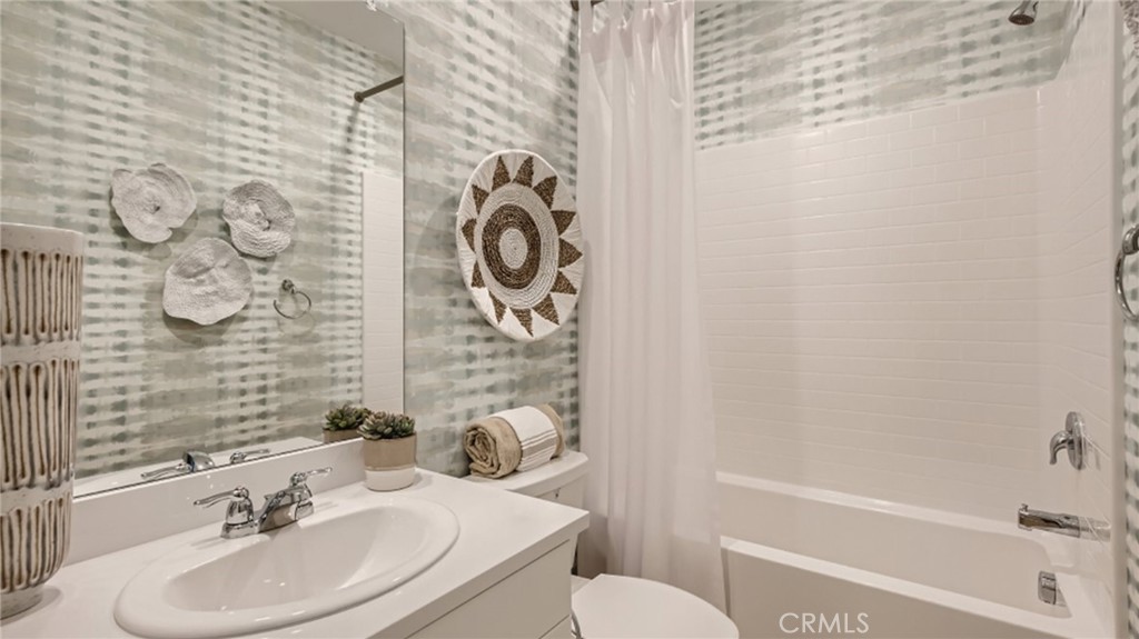 https://media.crmls.org/medias/24397c34-5428-46be-9c48-de33a762872b.jpg?preset=X-Large