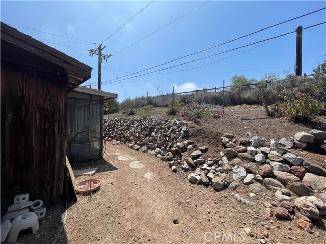 32401 Barber Road, Agua Dulce CA: https://media.crmls.org/medias/2439e109-e685-462c-a5d6-d347eaabd7bb.jpg