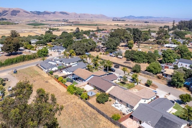 448 Grove Lane, Nipomo CA: https://media.crmls.org/medias/2439e449-8cfa-4fc7-8dca-45128641369f.jpg