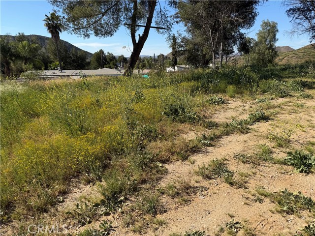 Detail Gallery Image 4 of 8 For 24650 Fir, Menifee,  CA 92584 - – Beds | – Baths