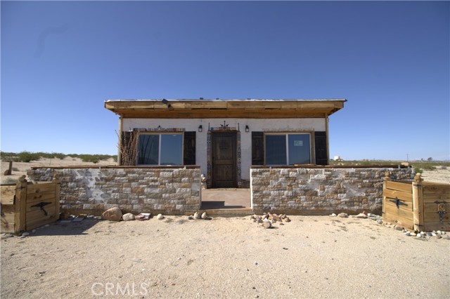 Detail Gallery Image 4 of 31 For 1855 Giant Rock Rd, Twentynine Palms,  CA 92277 - 1 Beds | 1 Baths