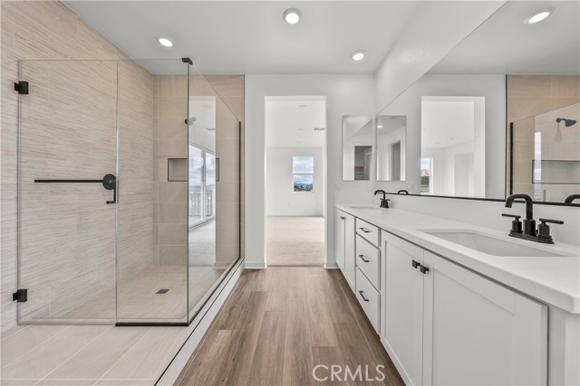 Detail Gallery Image 6 of 7 For 28908 Saddle Cir, Castaic,  CA 91384 - 4 Beds | 3 Baths