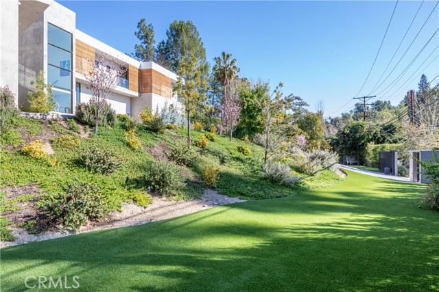 Detail Gallery Image 24 of 75 For 19333 Rosita St, Tarzana,  CA 91356 - 6 Beds | 8 Baths