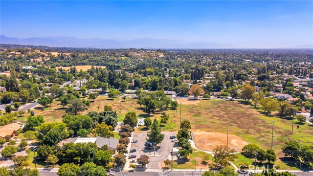 Detail Gallery Image 9 of 68 For 20500 Blairmoore St, Chatsworth,  CA 91311 - 5 Beds | 3 Baths