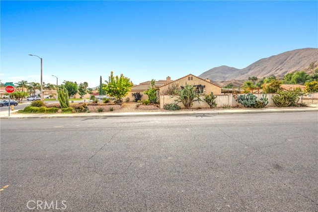 Detail Gallery Image 5 of 33 For 2201 Canyon, Colton,  CA 92324 - 3 Beds | 2 Baths