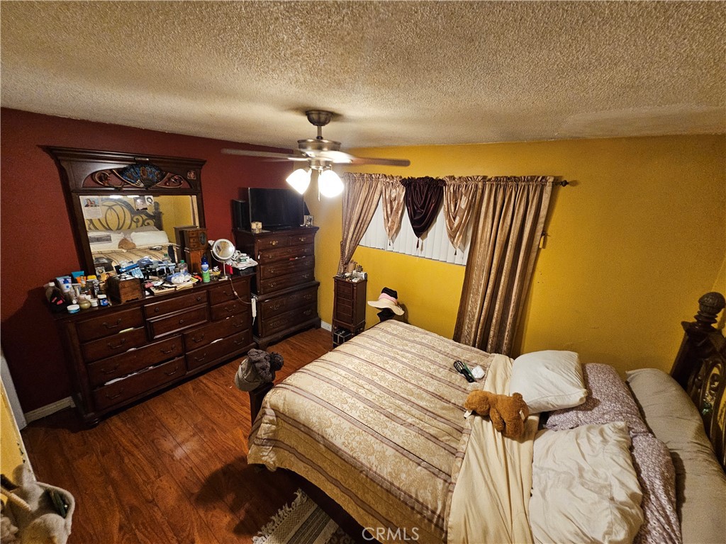 https://media.crmls.org/medias/243ece09-cf32-4532-94f4-4b22782e3150.jpg?preset=X-Large