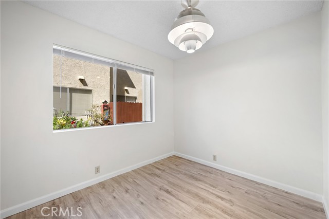 Detail Gallery Image 10 of 24 For 251 W Dryden St #16,  Glendale,  CA 91202 - 2 Beds | 1/1 Baths