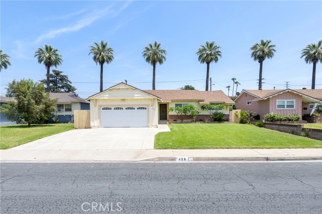 428 S Rosalinda Avenue, Azusa CA: https://media.crmls.org/medias/2440b38b-cc79-4310-a8e9-43d6bdc04426.jpg