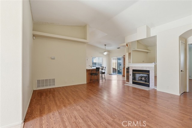 Detail Gallery Image 4 of 30 For 13668 Glenmere, Victorville,  CA 92392 - 3 Beds | 2 Baths