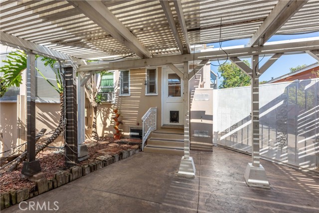 3139 Chestnut Avenue, Long Beach CA: https://media.crmls.org/medias/2440e640-5168-47f0-84bc-377a1ae48ef8.jpg