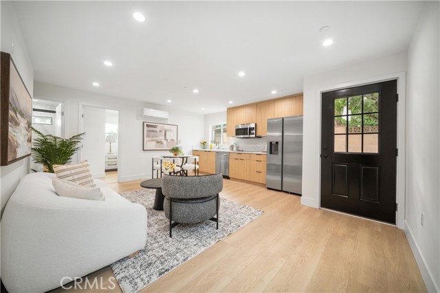 Detail Gallery Image 34 of 57 For 19918 Kittridge, Winnetka,  CA 91306 - 8 Beds | 6 Baths