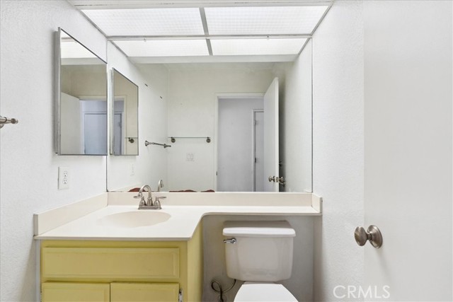 7524 Sunny Ridge, Highland CA: https://media.crmls.org/medias/2441f897-c1e7-4ea6-8a02-82ca03612a70.jpg
