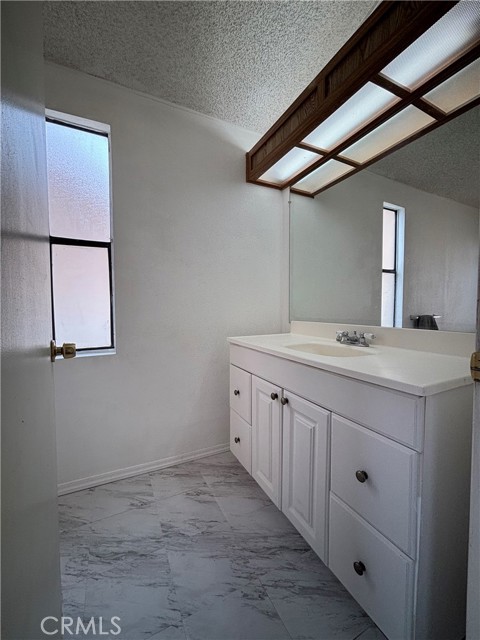 Detail Gallery Image 16 of 23 For 1925 E La Veta Ave 22a,  Orange,  CA 92866 - 2 Beds | 2 Baths