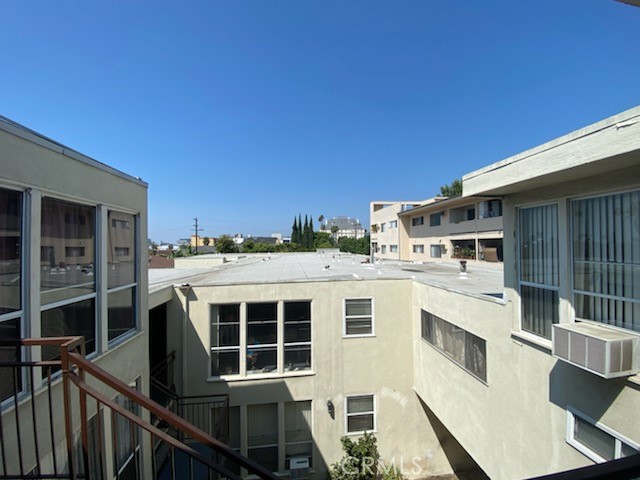 Detail Gallery Image 23 of 39 For 1732 N Harvard Bld #208,  Los Angeles,  CA 90027 - 1 Beds | 1 Baths