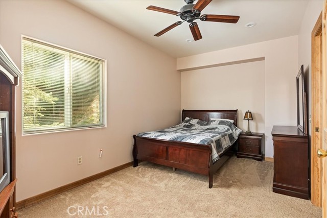 Detail Gallery Image 21 of 25 For 1053 Lausanne Dr, Crestline,  CA 92325 - 3 Beds | 2/1 Baths