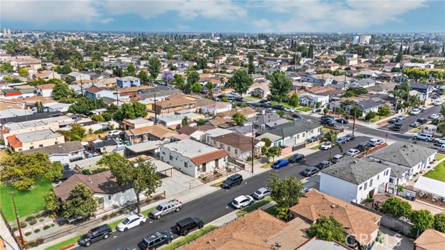 5304 Carmelita Avenue, Maywood CA: https://media.crmls.org/medias/244347a2-3a29-44d7-8230-8686c2b759b3.jpg