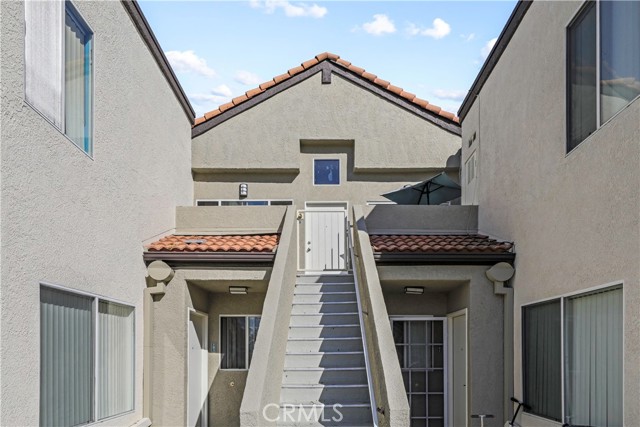 Detail Gallery Image 2 of 21 For 24410 Valle Del Oro #203,  Newhall,  CA 91321 - 2 Beds | 2 Baths