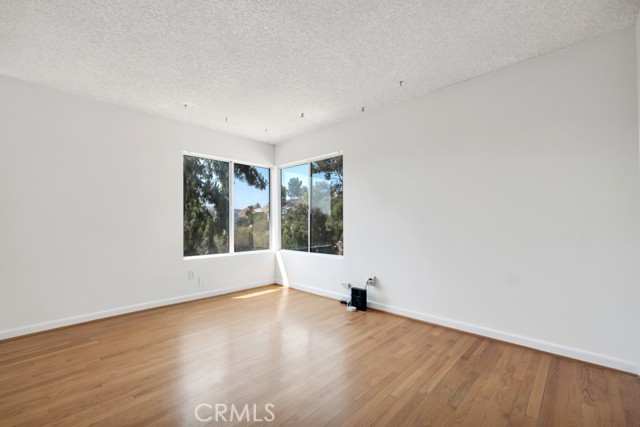 22210 Miston Drive, Woodland Hills CA: https://media.crmls.org/medias/2444b45b-17e2-4b71-a860-2e5fba94077f.jpg