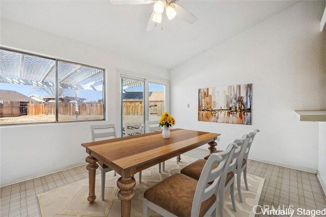 3112 Echo Drive, Rosamond CA: https://media.crmls.org/medias/2444f2e4-096d-4b16-9600-61332d1d26a2.jpg