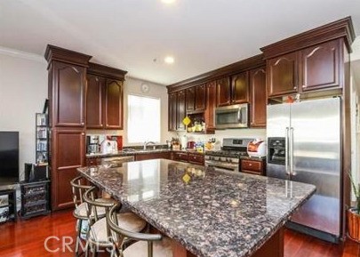 Detail Gallery Image 5 of 11 For 926 S Mahattan Pl #302,  Los Angeles,  CA 90019 - 3 Beds | 2 Baths