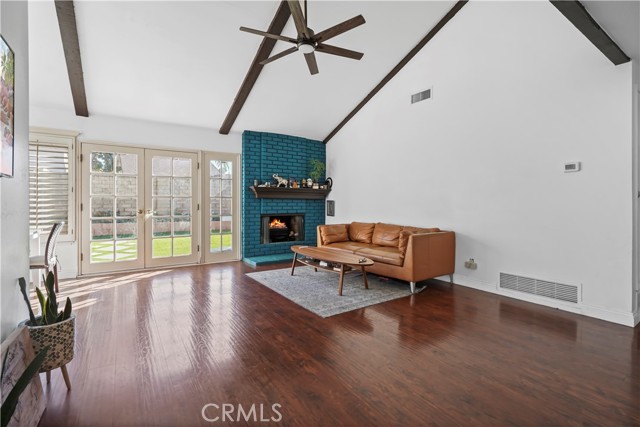 Detail Gallery Image 10 of 40 For 25236 via Sistine, Valencia,  CA 91355 - 2 Beds | 2 Baths