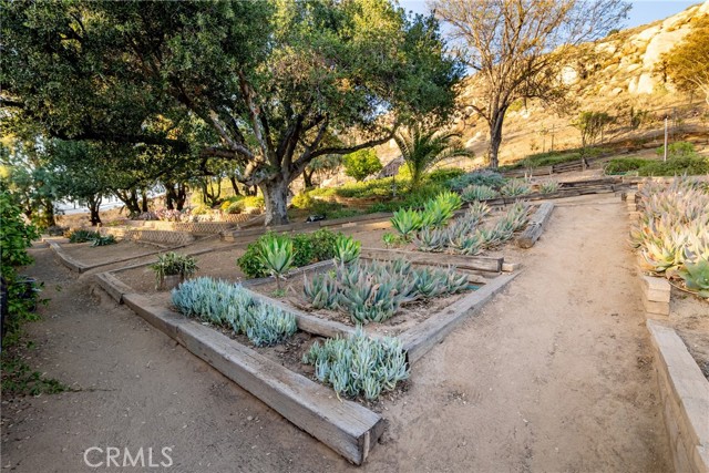 4899 Glenwood Drive, Riverside CA: https://media.crmls.org/medias/2445c99f-55fb-47da-9750-eb59ccd0afaf.jpg
