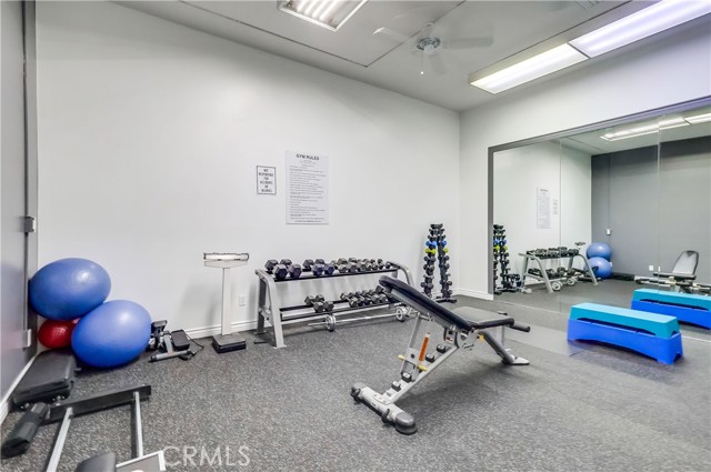 5585 E Pacific Coast, Long Beach CA: https://media.crmls.org/medias/2445fae0-1f4d-45f7-88be-2bd75e21d6be.jpg