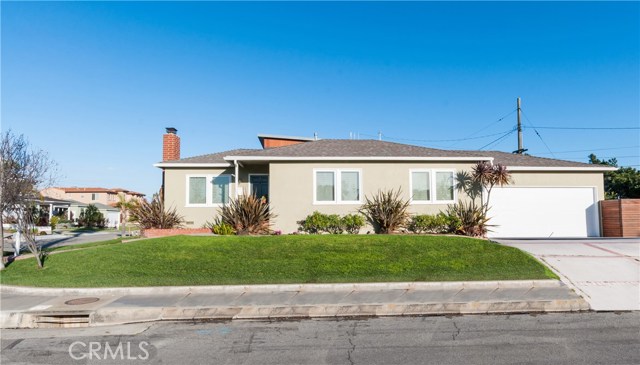 1600 18th Street, Manhattan Beach, California 90266, 3 Bedrooms Bedrooms, ,1 BathroomBathrooms,Residential,Sold,18th,SB17033408